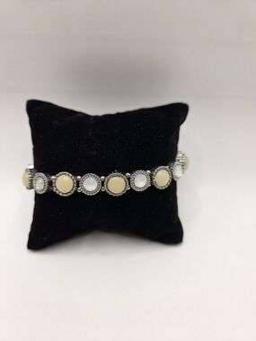 1738. Silver Tone  Cream and White Halo Link Stretch Bracelet